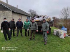 На озері у Нововолинську зібрали 25 мішків зі сміттям На озері у Нововолинську зібрали 25 мішків зі сміттям