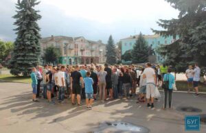 Нововолинці вимагають справедливого розслідування смерті Катерини Литкіної Нововолинці вимагають справедливого розслідування смерті Катерини Литкіної