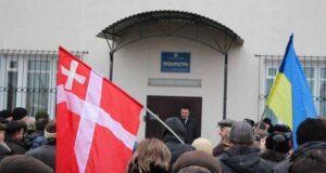 Нововолинський протест: активісти прийшли до прокурорів зі смітниками (ФОТО, ВІДЕО) Нововолинський протест: активісти прийшли до прокурорів зі смітниками (ФОТО