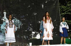 Fashion Княжий-2019: унікальні сукні та колекції показали на фестивалі (ФОТО) Fashion Княжий-2019: унікальні сукні та колекції показали на фестивалі (ФОТО)