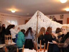 Учні нововолинських шкіл плетуть маскувальні сітки для солдатів (ОНОВЛЕНО) Учні нововолинських шкіл плетуть маскувальні сітки для солдатів (ОНОВЛЕНО)