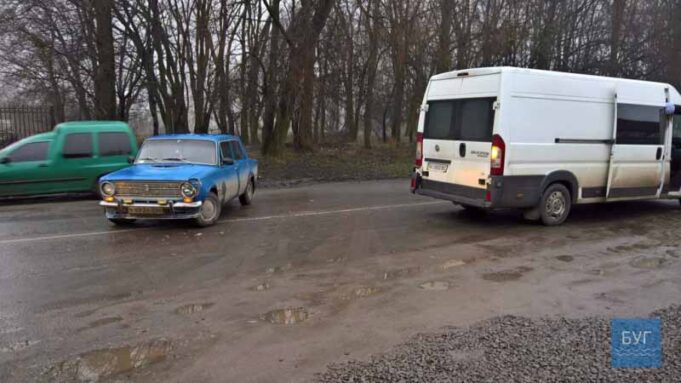 ДТП у Нововолинську: “ВАЗ” не розминувся з бусом ДТП у Нововолинську: "ВАЗ" не розминувся з бусом