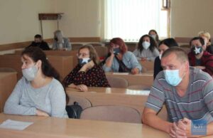 У Нововолинську активісти зустрілися з владою міста, вимагаючи забезпечити пільгові перевезення У Нововолинську активісти зустрілися з владою міста