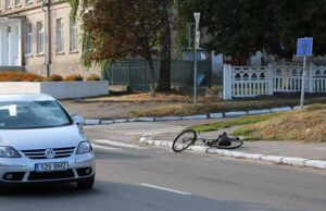 ДТП на перехресті Стуса і Грушевського: велосипедист в реанімації! ДТП на перехресті Стуса і Грушевського: велосипедист в реанімації!