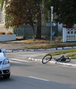 ДТП на перехресті Стуса і Грушевського: велосипедист в реанімації!