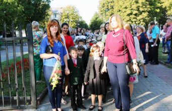 У школах Нововолинська пролунав перший дзвоник У школах Нововолинська пролунав перший дзвоник