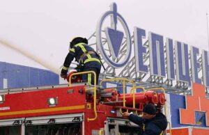 Рятувальники гасили «пожежу» в нововолинському «Епіцентр К» (ВІДЕО) Рятувальники гасили «пожежу» в нововолинському «Епіцентр К» (ВІДЕО)