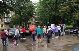 Борис Карпус проводить зустрічі у дворах Нововолинська Борис Карпус проводить зустрічі у дворах Нововолинська