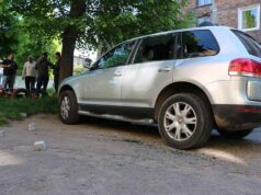 Вночі порубали та розбили два авто Вночі порубали та розбили два авто