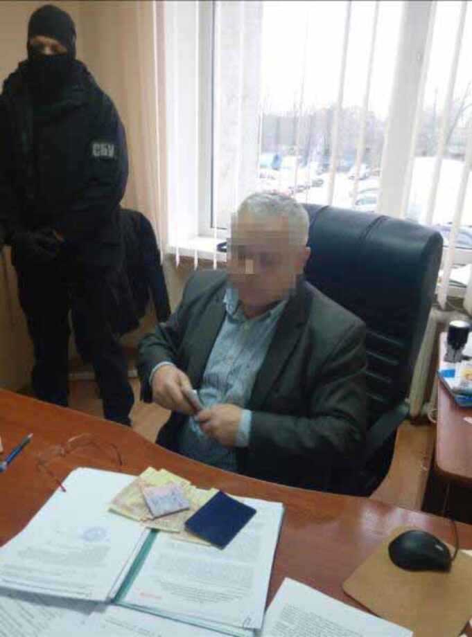 На Волині СБУ затримала на хабарі одного з керівників державної архітектурно-будівельної інспекції На Волині СБУ затримала на хабарі одного з керівників державної архітектурно-будівельної інспекції