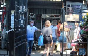 На ринку Нововолинська відвідувачам більше не міряють температуру На ринку Нововолинська відвідувачам більше не міряють температуру