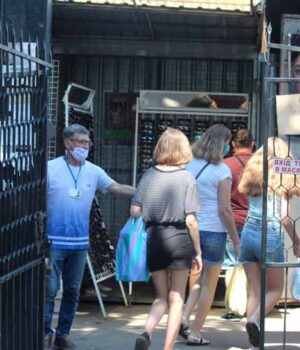 img_8685_3 На ринку Нововолинська відвідувачам більше не міряють температуру