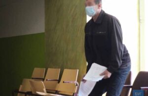 Мешканець Нововолинська намагався проголосувати поза кабінкою Мешканець Нововолинська намагався проголосувати поза кабінкою