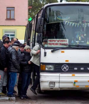 Нововолинські шахтарі виїхали на Ягодин перекривати дорогу