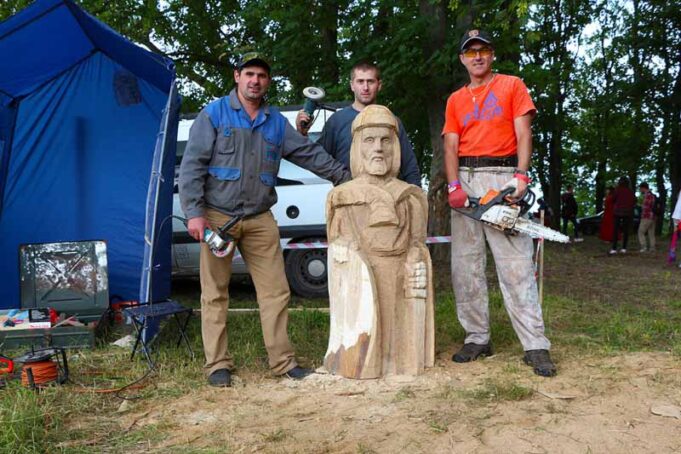 Мистецтво різьби по дереву демонстрували на фестивалі «Княжий-2018» (ФОТО/ВІДЕО) Мистецтво різьби по дереву демонстрували на фестивалі «Княжий-2018» (ФОТО/ВІДЕО)
