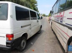 Автобус з гірниками шахти “Бужанська” в’їхав у бус Автобус з гірниками шахти “Бужанська” в’їхав у бус