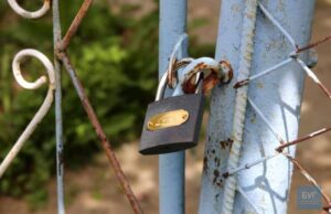 Неподалік Нововолинська у людей “віджимають” дачі. ВІДЕО Неподалік Нововолинська у людей "віджимають" дачі. ВІДЕО