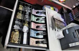 На Шахтарському мікрорайоні пограбували магазин На Шахтарському мікрорайоні пограбували магазин