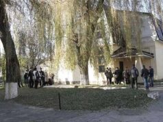 Пані, начепіть на голову балаклаву! Пані