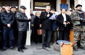 Сесія-мітинг про відставку міського голови Сесія-мітинг про відставку міського голови