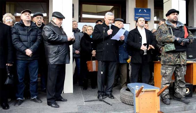 Сесія-мітинг про відставку міського голови Сесія-мітинг про відставку міського голови
