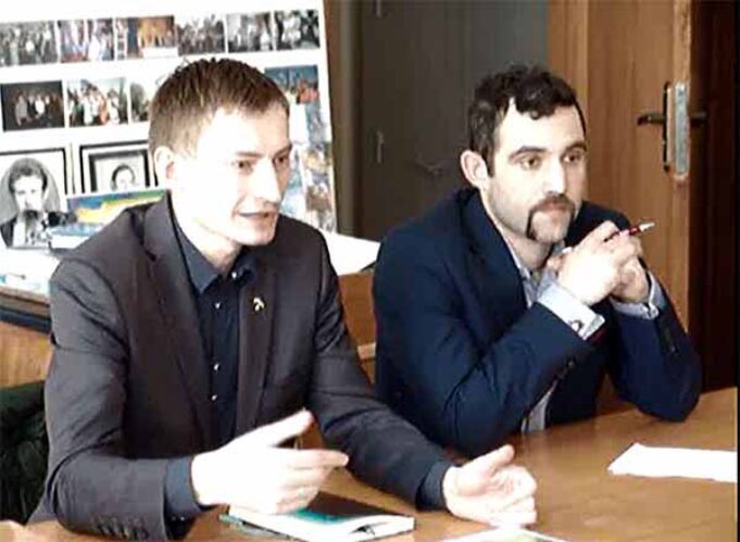 Польський Фонд «Відкритий Діалог» розповідає нововолинцям, як проводити люстрацію (відео) Польський Фонд «Відкритий Діалог» розповідає нововолинцям