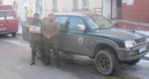 Листи від учнів та біноклі відправили бійцям полку «Азов» Листи від учнів та біноклі відправили бійцям полку «Азов»