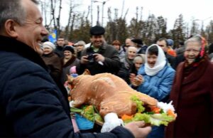 «Традицій не забуваємо, про милосердя пам’ятаємо», – в Іваничах відбувся благодійний ярмарок «Традицій не забуваємо