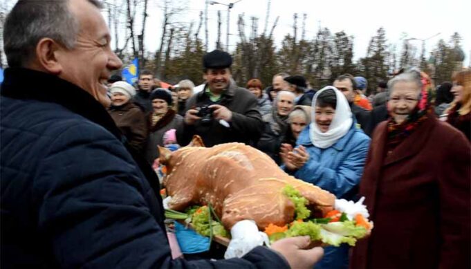 «Традицій не забуваємо, про милосердя пам’ятаємо», – в Іваничах відбувся благодійний ярмарок «Традицій не забуваємо