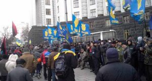 Мітингувальники в Києві блокують Кабмін! Мітингувальники в Києві блокують Кабмін!