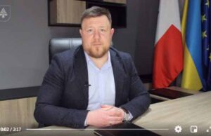 Мер Нововолинська власноруч прибиратиме сніг та запрошує долучатись до прибирання інших Мер Нововолинська власноруч прибиратиме сніг та запрошує долучатись до прибирання інших