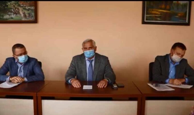 «Пан Курчак» відповів Гузю, що в Нововолинську і на території навколишніх сіл будувати комбікормовий завод... «Пан Курчак» відповів Гузю