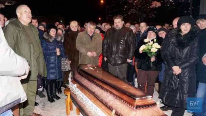 Нововолинськ зустрів загиблого воїна АТО Богдана Корнелюка Нововолинськ зустрів загиблого воїна АТО Богдана Корнелюка