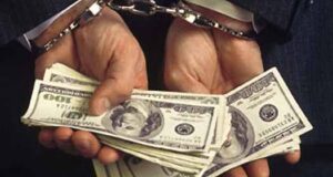 Посадовець нововолинського виконкому попався на хабарі майже 2000 доларів Посадовець нововолинського виконкому попався на хабарі майже 2000 доларів