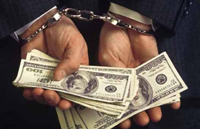 Посадовець нововолинського виконкому попався на хабарі майже 2000 доларів Посадовець нововолинського виконкому попався на хабарі майже 2000 доларів