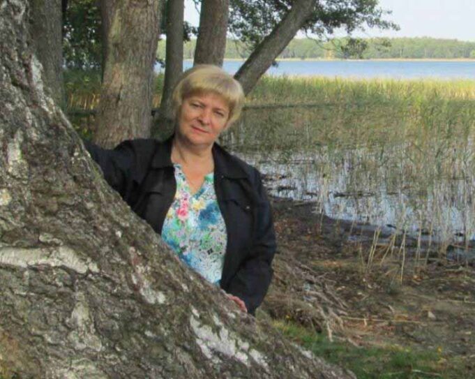 Терміново збирають кошти на лікування поетеси з Нововолинська Терміново збирають кошти на лікування поетеси з Нововолинська