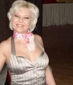 kravcova-e1437773426973 Учителька з Нововолинська стала кращим перукарем Канади