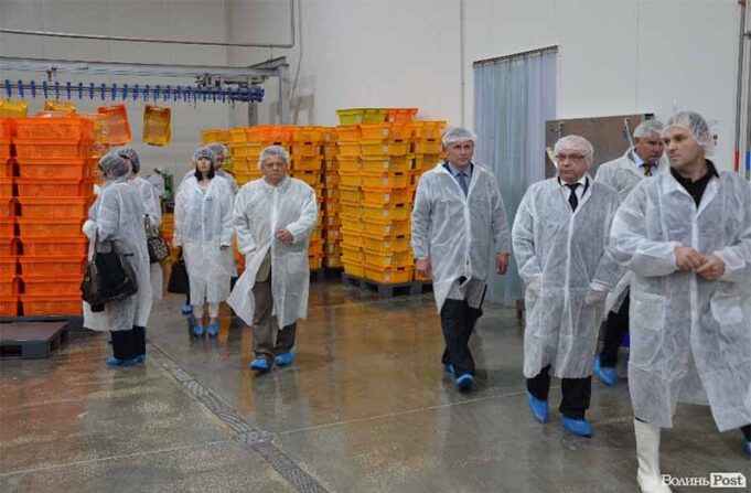 Губернатор ознайомився з роботою АПГ «Пан Курчак» у Нововолинську Губернатор ознайомився з роботою АПГ «Пан Курчак» у Нововолинську