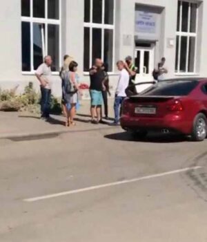 У Нововолинську люди викликали поліцію через весільний лімузин