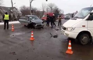 ДТП на перехресті Маяковського та об’їздної Нововолинська ДТП на перехресті Маяковського та об'їздної Нововолинська