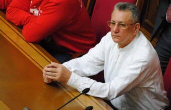 Про бездіяльність державних виконавців Нововолинська та області на сесії Верховної Ради запитував Євген Мельник Про бездіяльність державних виконавців Нововолинська та області на сесії Верховної Ради запитував Євген Мельник