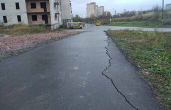 Що стало з новим тротуаром поблизу 5-го мікрорайону (Фото, Відео) Що стало з новим тротуаром поблизу 5-го мікрорайону (Фото