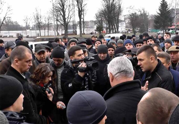 Cушіть весла, – Ігор Гузь передав слова міністра Демчишина шахтарям Бужанської (відео) Cушіть весла