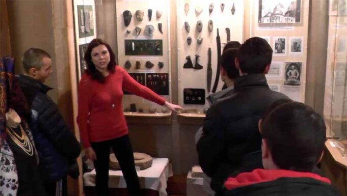 Міліціонери організували екскурсію неповнолітнім правопорушникам до музею Нововолинська Міліціонери організували екскурсію неповнолітнім правопорушникам до музею Нововолинська
