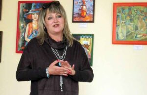 „У шухляді часу купкою листи”, — виставка Алли Навроцької „У шухляді часу купкою листи”