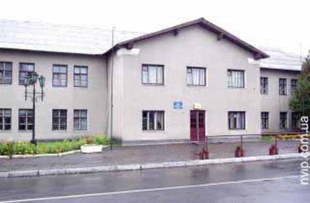 Випускники нововолинського коледжу заспівали “Путін ху*ло” Випускники нововолинського коледжу заспівали "Путін ху*ло"