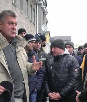 Акція протесту шахтарів «Бужанської» біля «Волиньвугілля»