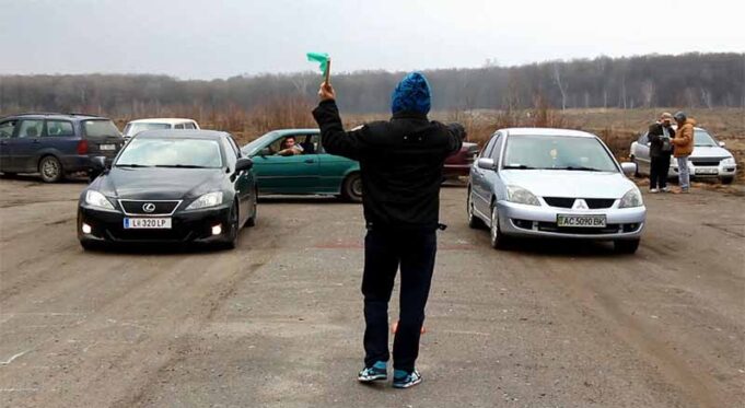 Сьогодні у Свято-Духівському соборі міста Нововолинська освятили автомобіль для АТО Сьогодні у Свято-Духівському соборі міста Нововолинська освятили автомобіль для АТО