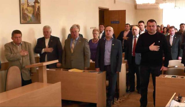 Друга сесія Нововолинської міської ради 7-го скликання (ПОВНА ВІДЕОВЕРСІЯ) У центрі - заворушення через конфлікт між молоддю та правоохоронцями (ФОТО