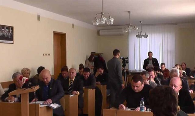 П’ята сесія міської ради: бюджет міста 2016, Яценюка та уряд у відставку, проблеми освітлення та... П'ята сесія міської ради: бюджет міста 2016